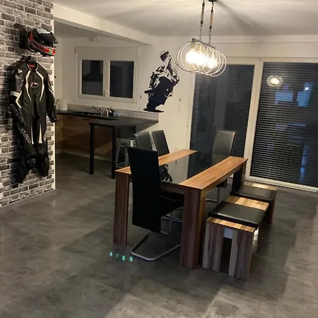 Lonora Paddock 度假居 Crehange