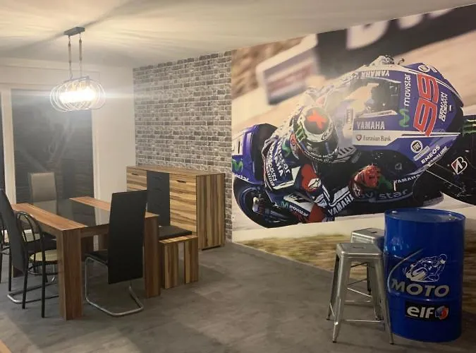 Lonora Paddock * Crehange